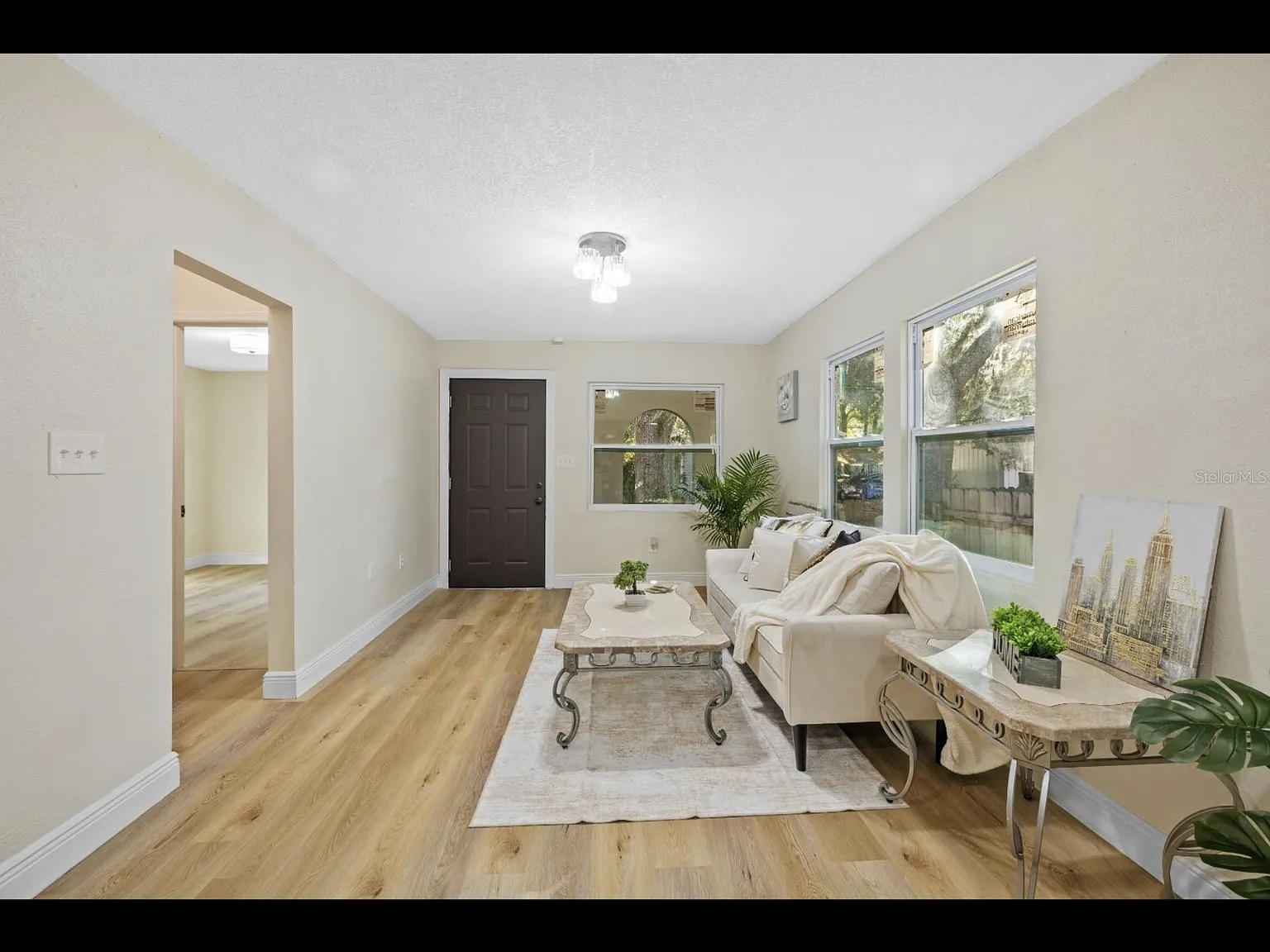 3 bed, 905 sqft, $2,550 — Photo 4