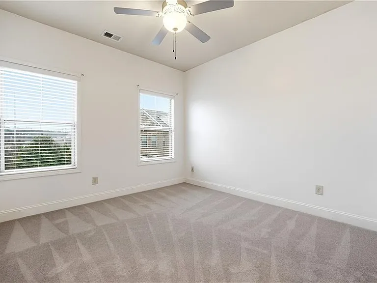 7809 Laurel Crest Dr — Photo 16