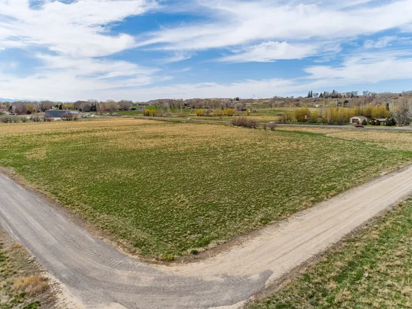3 W Charity Ct, Riverton, WY 82501