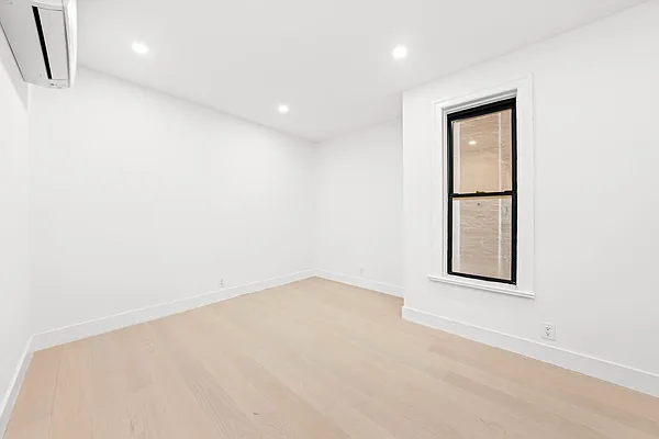 Rented by REAL New York | media 14