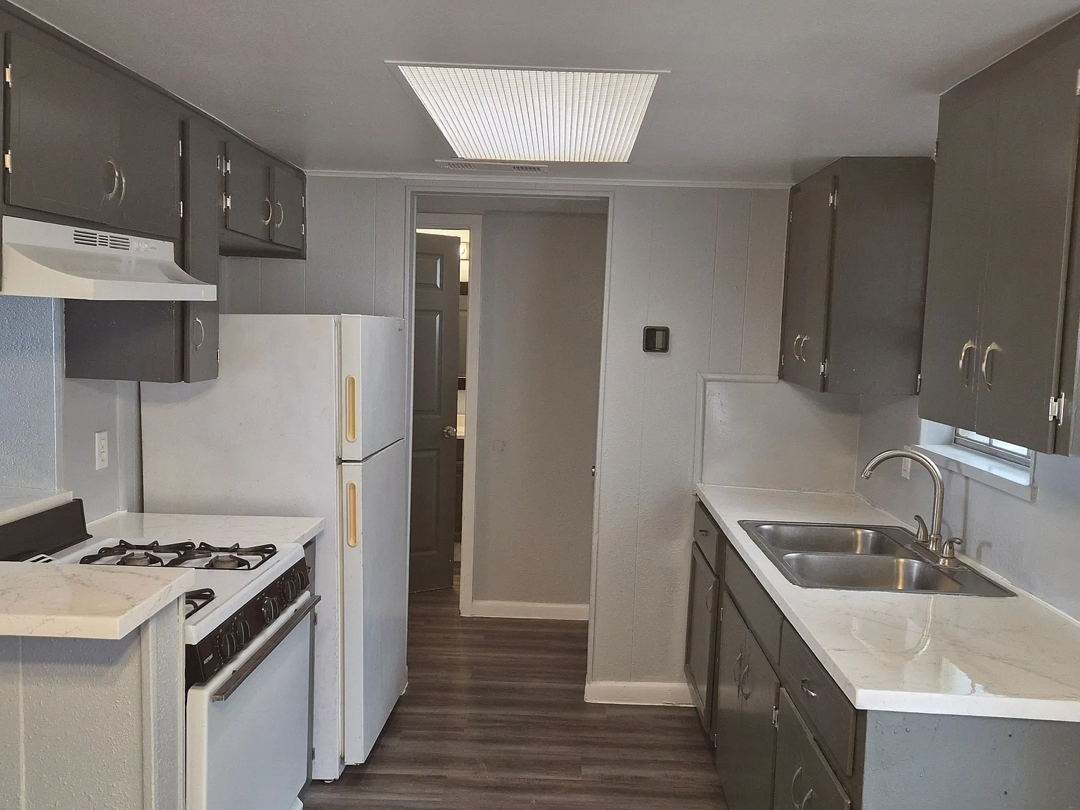 Alamo Apartments — Photo 1
