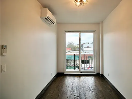 Rented by Loom Capital Group Inc. | media 6