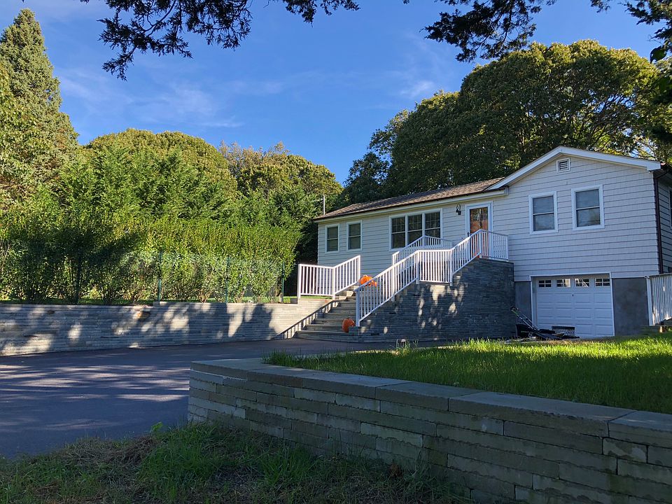 1st image of 34 Parkway Dr