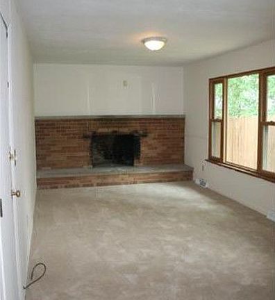 2nd image of 1241 Oakfield Dr N