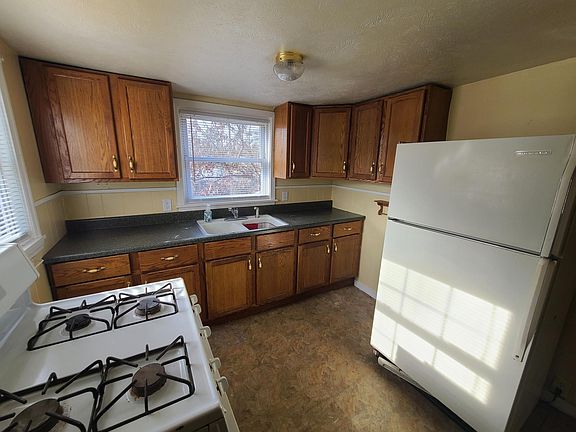 4th image of 217 E Fairview Ave