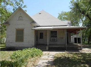 208 S Reno Ave, Burrton, KS 67020