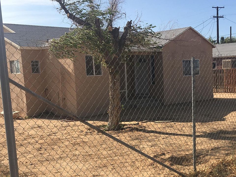 Front view of property