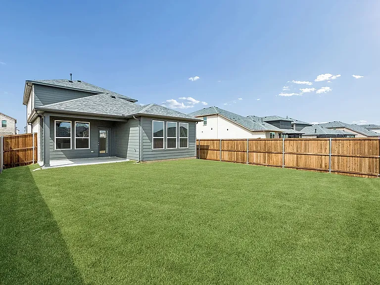 3115 Cordelia Dr — Photo 2
