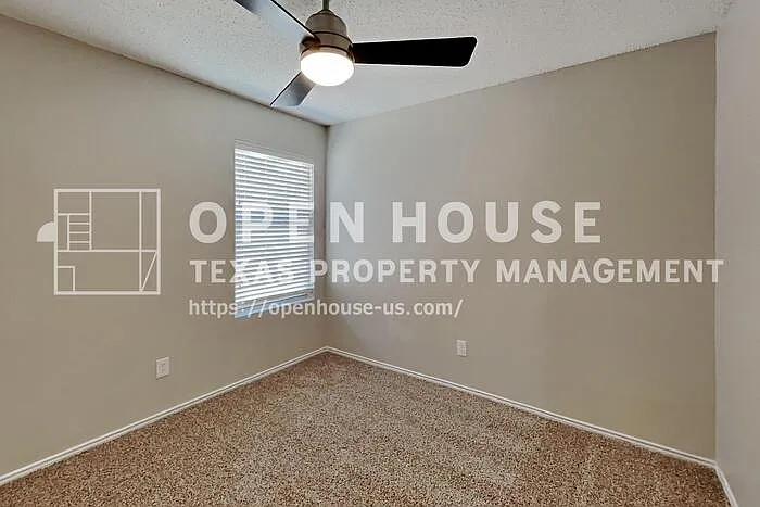 4940 Waterford Dr — Photo 17