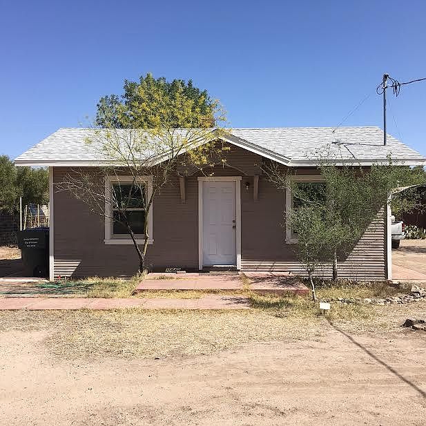 1st image of 1442 W Fresno St