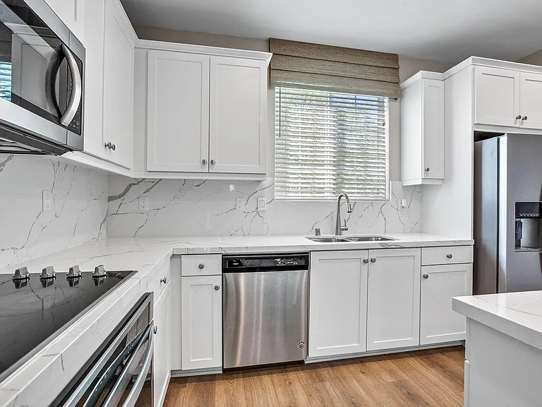 5605 Estrella Way — Photo 18