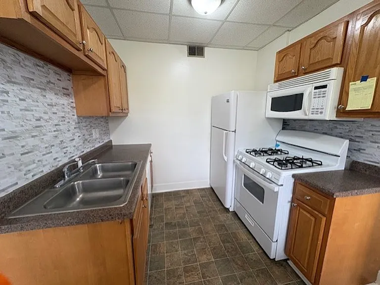 776 N Main St #303 — Photo 5