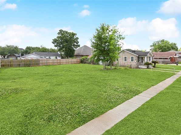 143 River Bend Dr, River Ridge, LA 70123