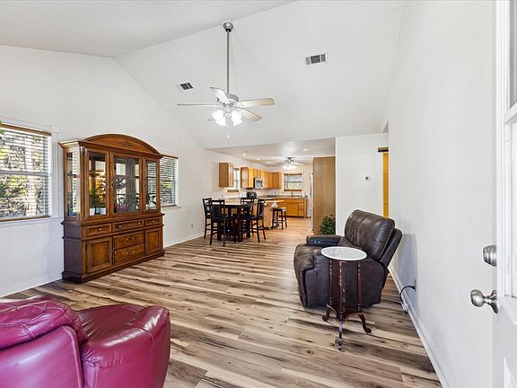 5th image of 1101 Valley View Rd