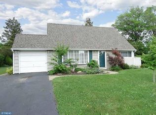 40 Umber Rd, Levittown, PA 19056