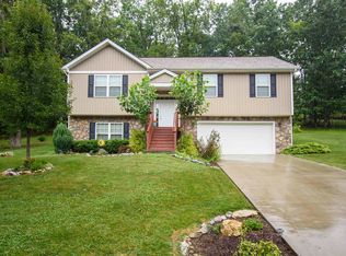 1048 Saint Clair Ln, Christiansburg, VA 24073