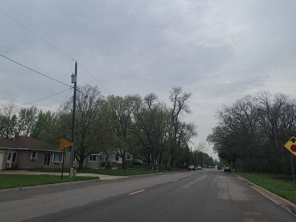 4th image of 740 Hazel Ave E