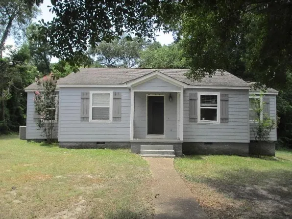 306 N West St, Mendenhall, MS 39114