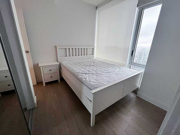 5th image of 1283 Howe St #3704