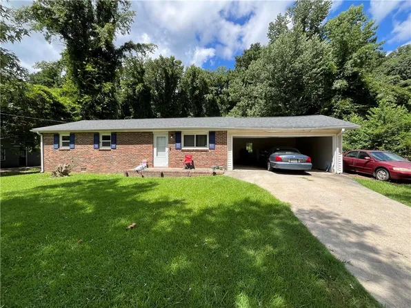 8621 Hickory Ln, Lithia Springs, GA 30122