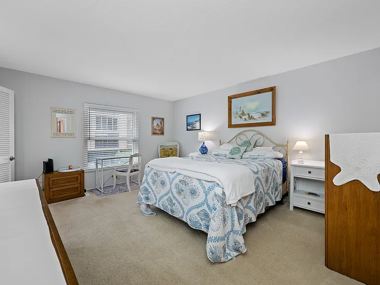 121 Island Way #323 — Photo 37
