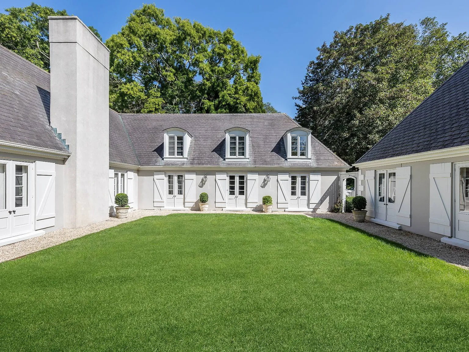 30 Darby Lane- Stunning one-of-a-kind design and renovation — Photo 1