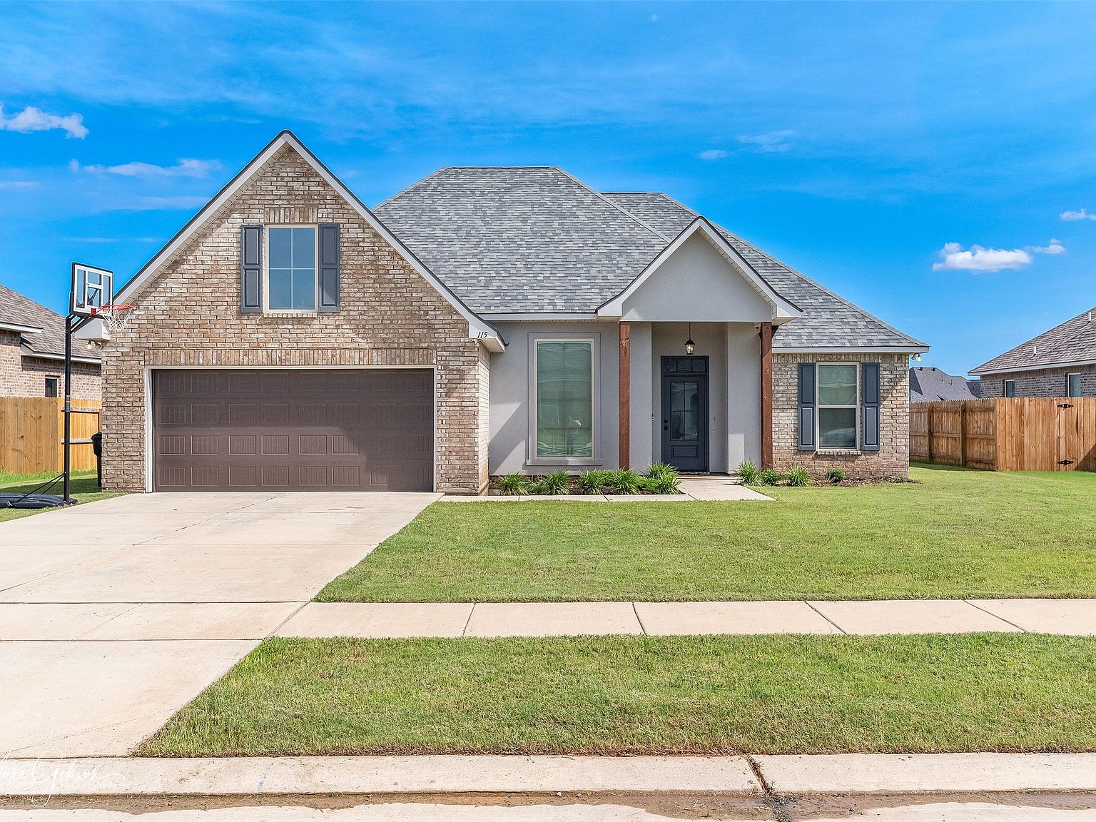 115 Saint Edmunds Way, Bossier City, La 71111 