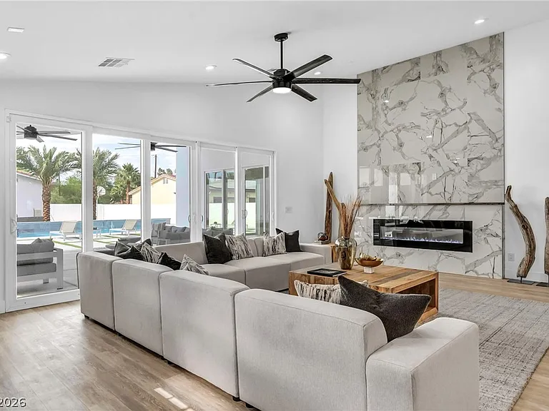 3630 Tobias Ln — Photo 9