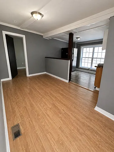 337 W Kennedy St #1 Photo 1