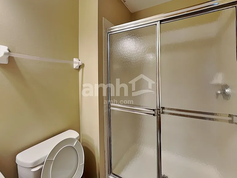 949 Rowland Ave — Photo 15