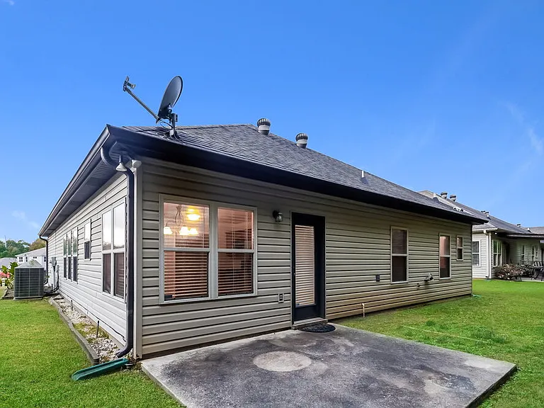 141 Stonebriar Dr — Photo 23