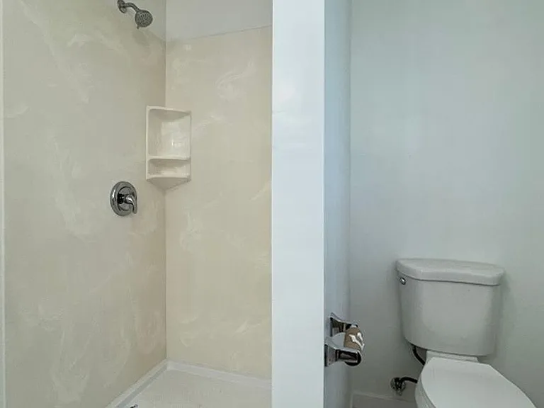 130-142 S Underhill Dr — Photo 12