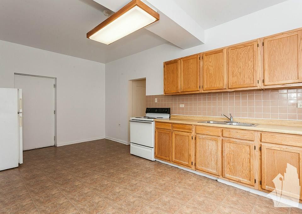 1st image of 3147 N Kedzie Ave #1M