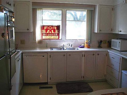 1st image of 932 N Colonial Cir