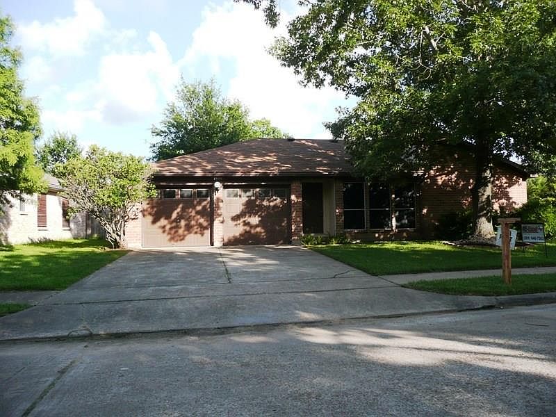 1st image of 22035 Castle Springs Dr