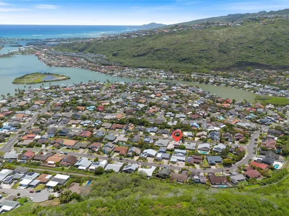 7122 Kukii St, Honolulu, HI 96825