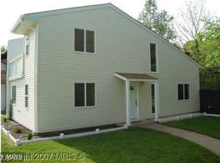 42 Monarch Dr, Sterling, VA 20164