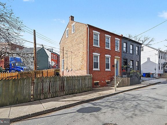 4th image of 124 S Arch St