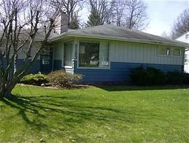 3193 Highland Ave photo 1