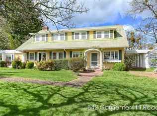 842 Carpenter Hill Rd, Medford, OR 97501