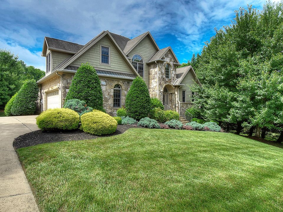 1st image of 200 Highland Gate Dr