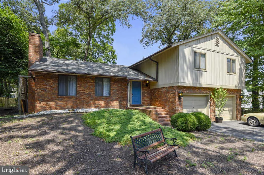 320 Stonehouse Dr photo 1