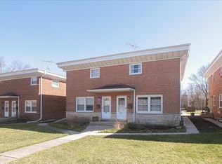 443 S Elmhurst Rd, Mount Prospect, IL 60056