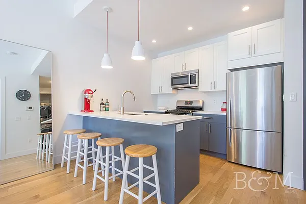 Rented by Brick&Mortar | media 12