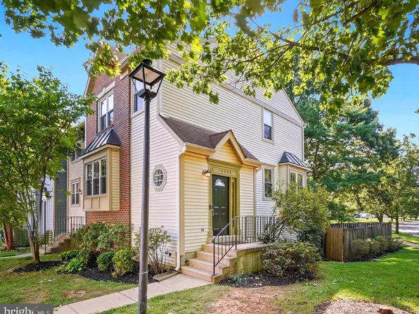 18008 Sunset River Ct, Olney, MD 20832