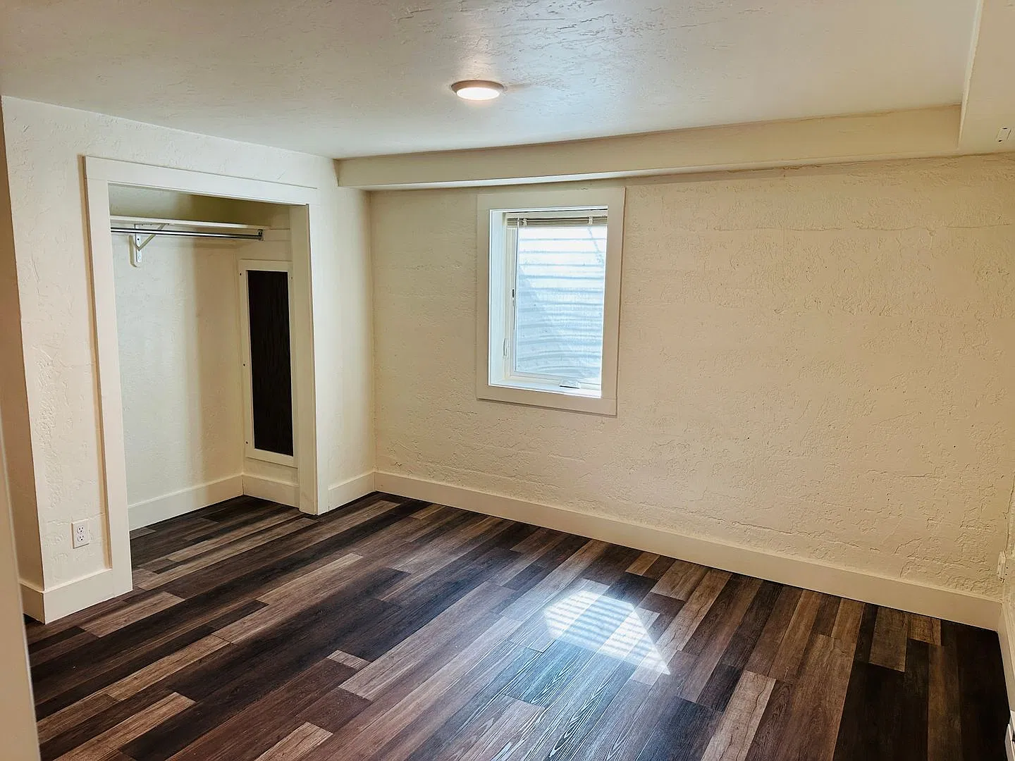 Hospital Corridor: Utilities Included — Photo 4