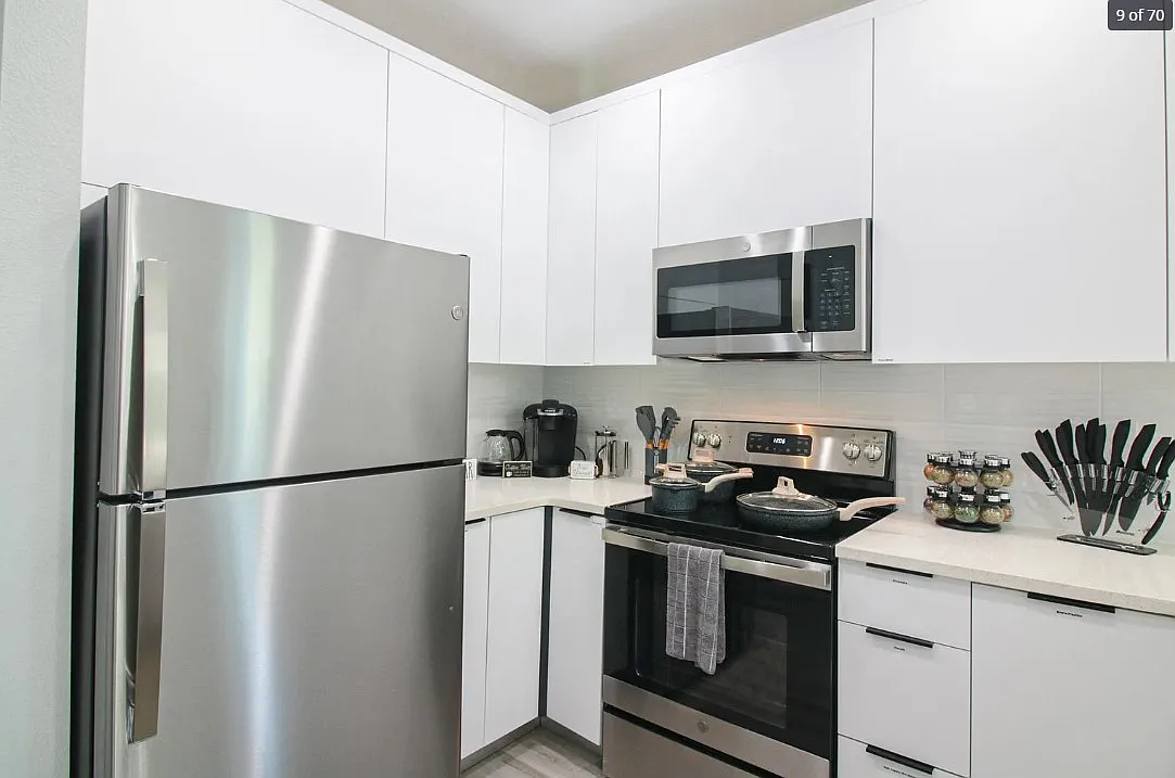 3 bed, 1300 sqft, $2,300 — Photo 2