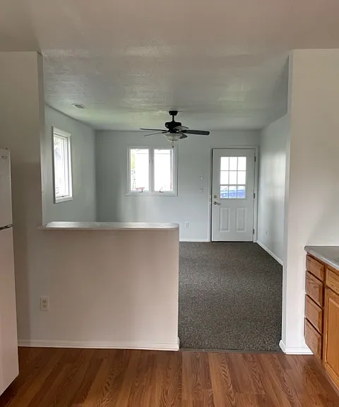 350 N Oak St — Photo 7