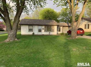 104 Sycamore St, Jacksonville, IL 62650