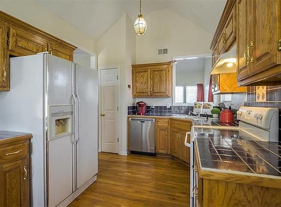 4th image of 13124 Park Hills Dr